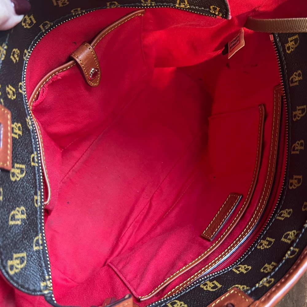 Dooney & Bourke classic tote. Rich t’moro brown canvas with caramel leather trim - Picture 11 of 16